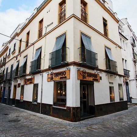 Arenal Carreteria Deluxe Suites By Valcambre Sevilla Exterior foto