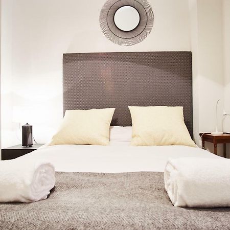 Arenal Carreteria Deluxe Suites By Valcambre Sevilla Exterior foto